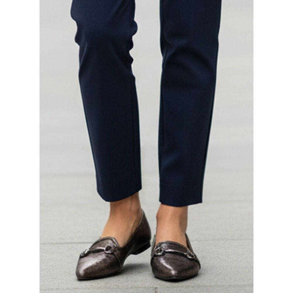 Report Gray Metallic Pointed Toe Flats with Silver Hardware - Women's Size 8